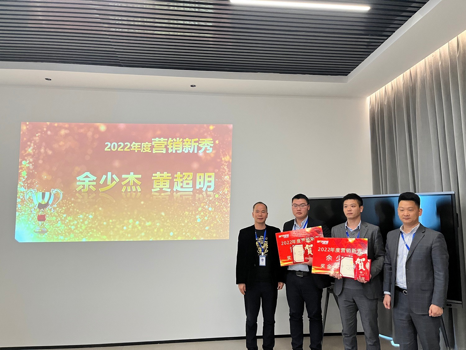 1675996218820203.jpg 1675996218820203.jpg